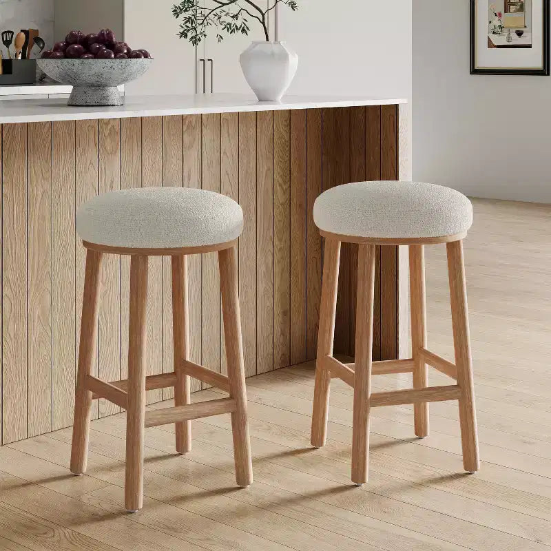 Sgabelli da bancone imbottiti Patsy in legno di gomma moderni e minimalisti (set da 2)