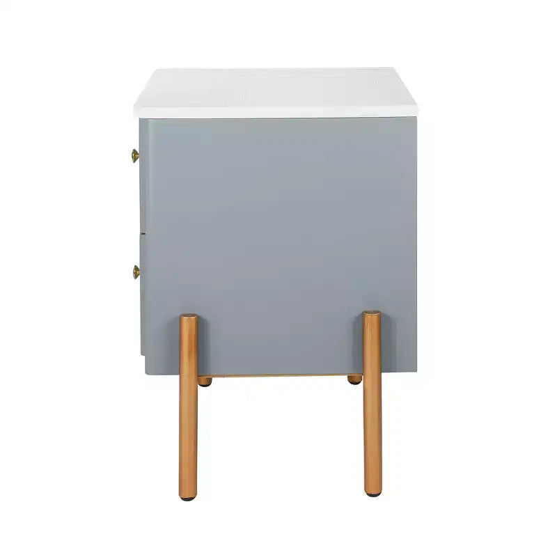 Comodino Moderno Minimalista con 2 Cassetti Contenitori, Maniglie e Gambe in Metallo Dorato, Design Testurizzato Unico