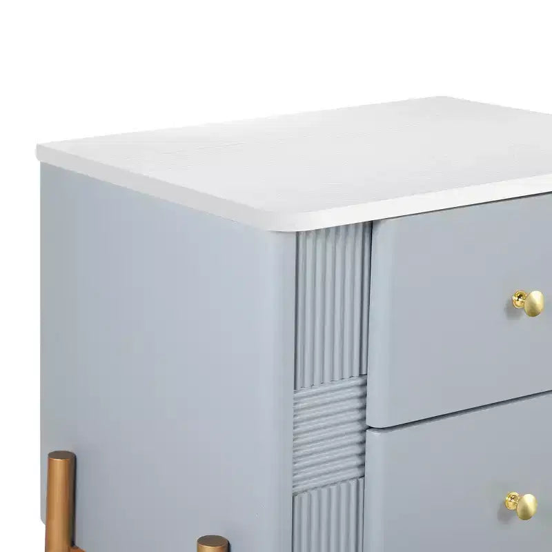 Comodino Moderno Minimalista con 2 Cassetti Contenitori, Maniglie e Gambe in Metallo Dorato, Design Testurizzato Unico