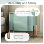 Comodino Moderno Minimalista con 2 Cassetti Contenitori, Maniglie e Gambe in Metallo Dorato, Design Testurizzato Unico