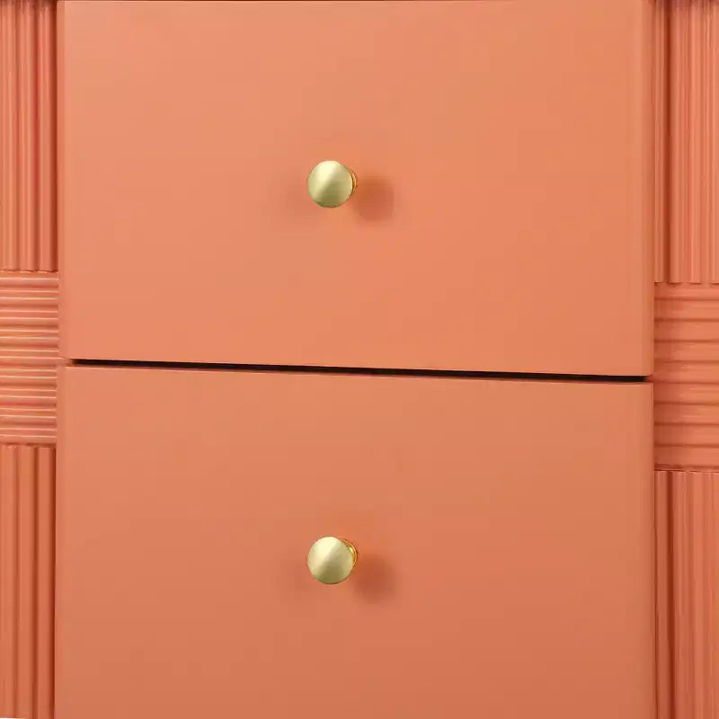 Comodino Moderno Minimalista con 2 Cassetti Contenitori, Maniglie e Gambe in Metallo Dorato, Design Testurizzato Unico