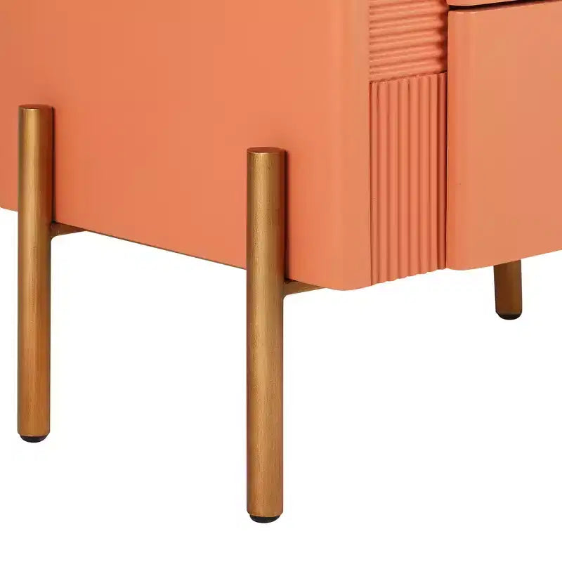 Comodino Moderno Minimalista con 2 Cassetti Contenitori, Maniglie e Gambe in Metallo Dorato, Design Testurizzato Unico